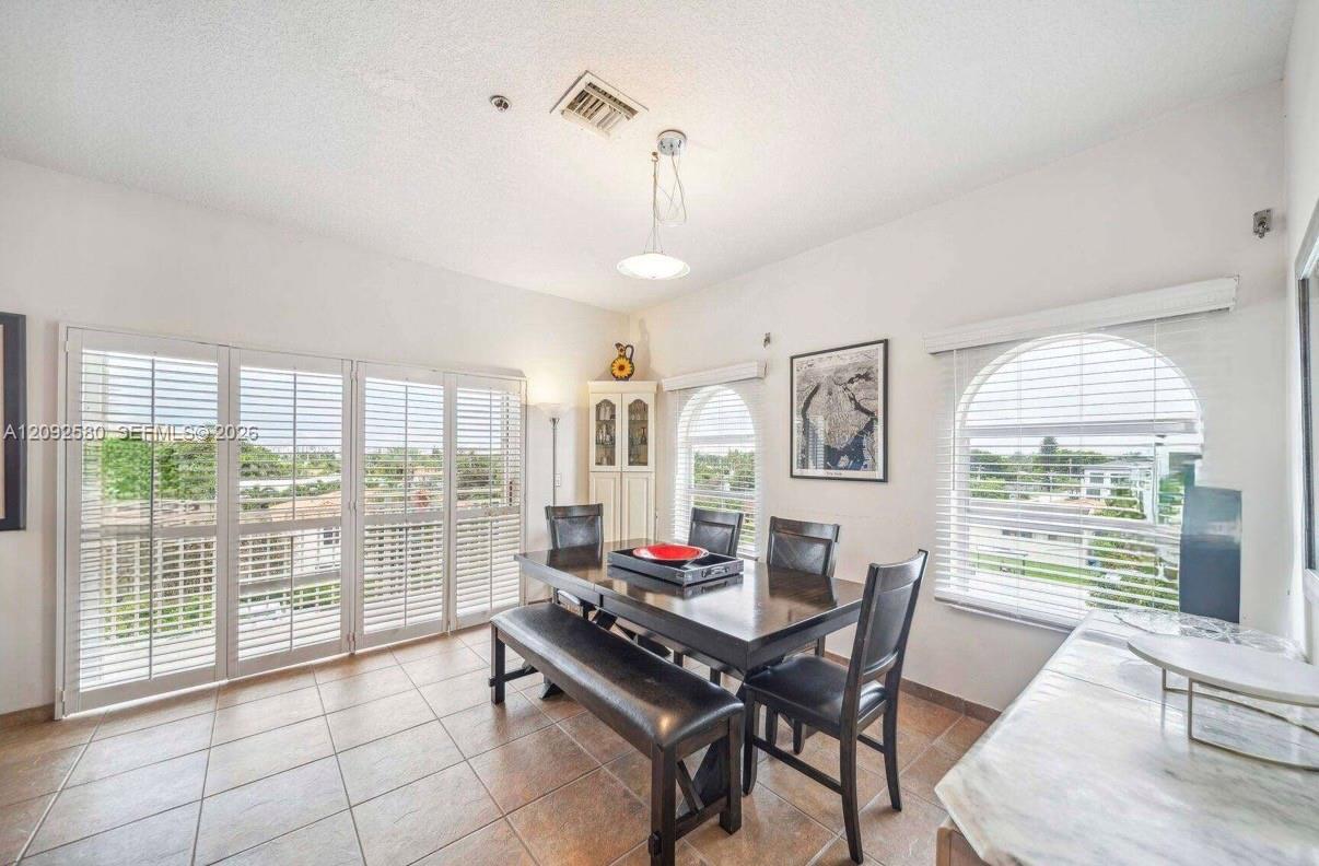 9008 Collins Avenue 402 Property Photo 4