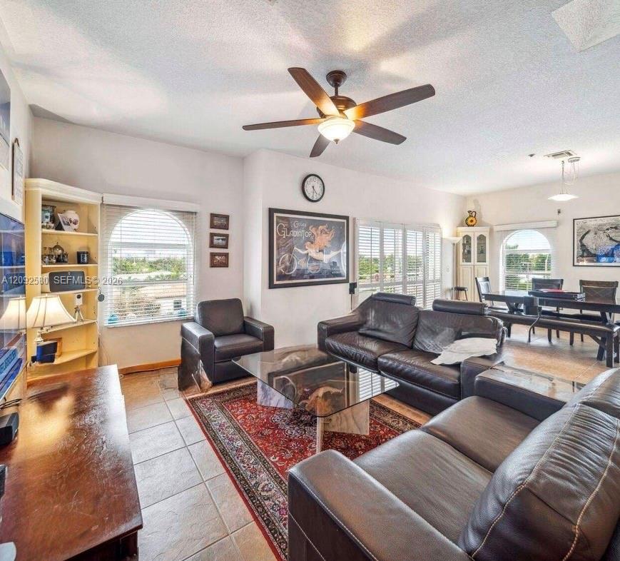 9008 Collins Avenue 402 Property Photo 11