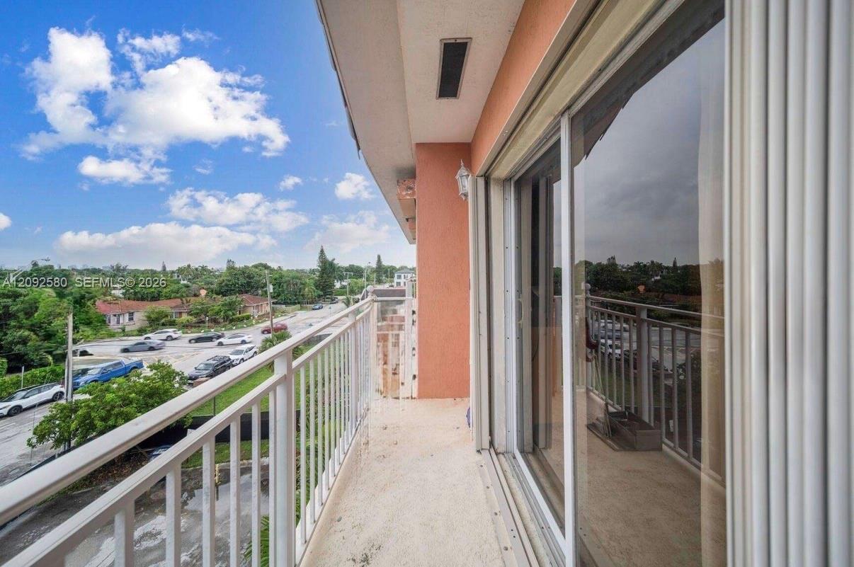 9008 Collins Avenue 402 Property Photo 13