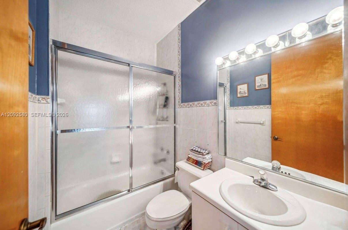 9008 Collins Avenue 402 Property Photo 30
