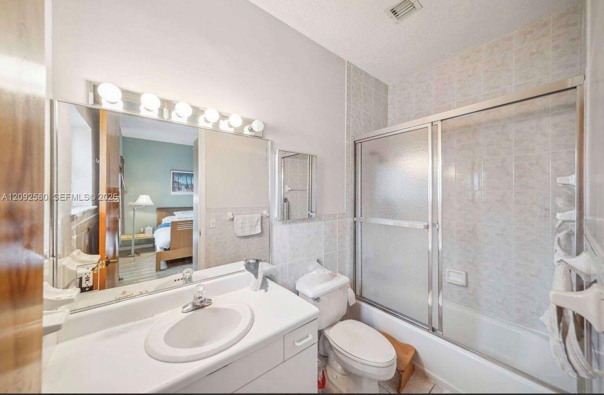 9008 Collins Avenue 402 Property Photo 32