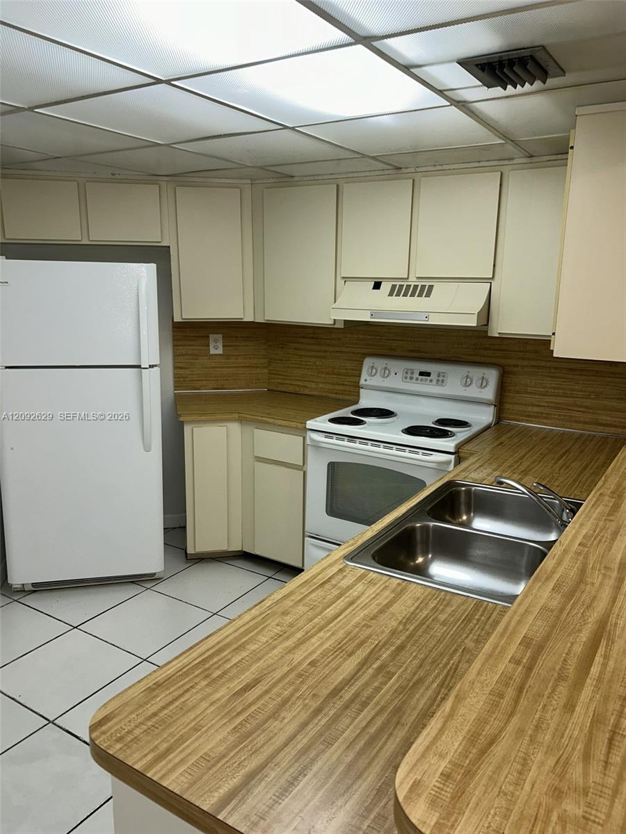 9431 Fontainebleau Boulevard 101 Property Photo 3