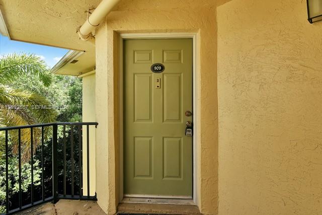 2445 Sw 18th Terrace 909 Property Photo 1