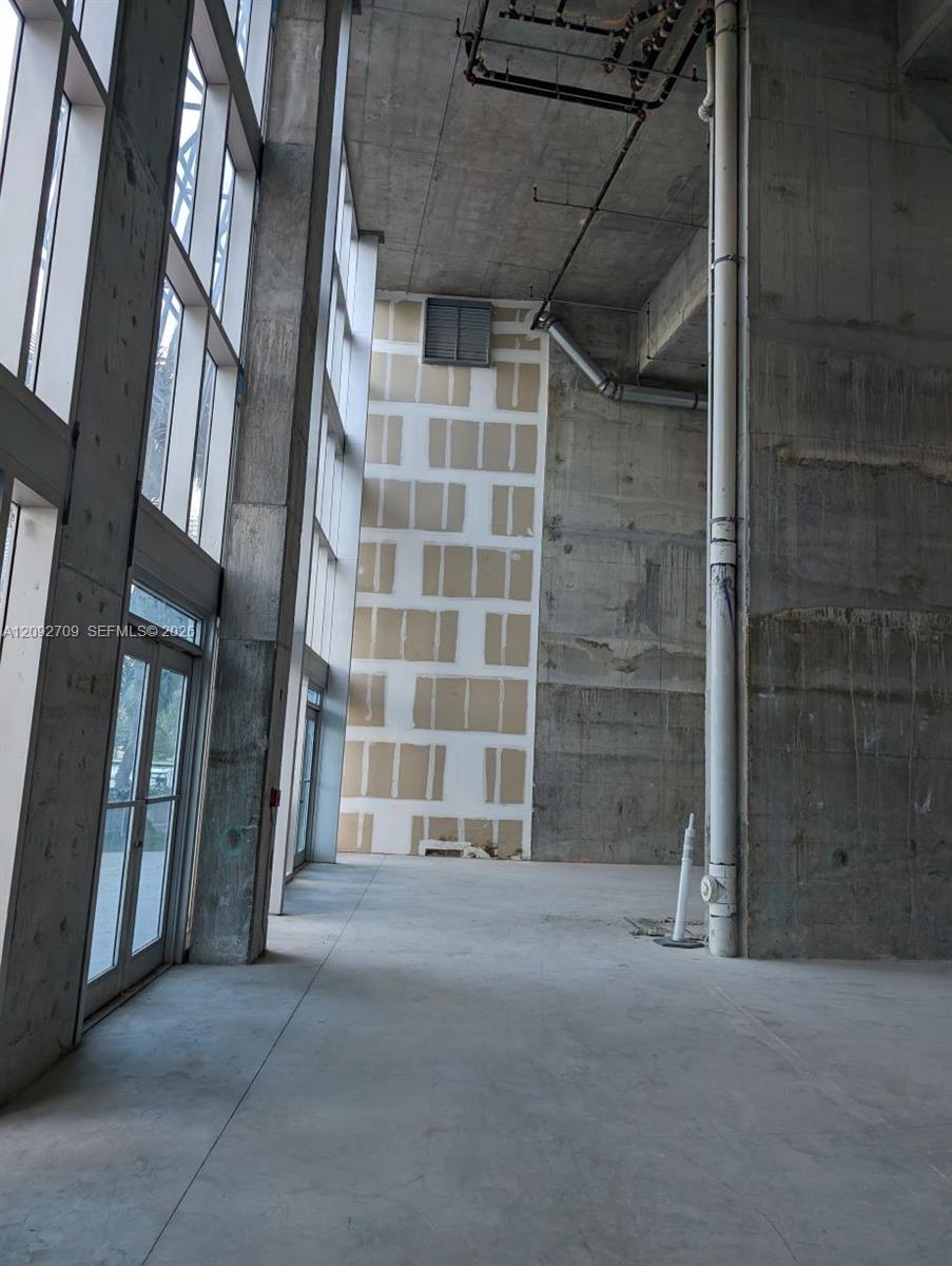 175 Sw 7th Street Property Photo 7