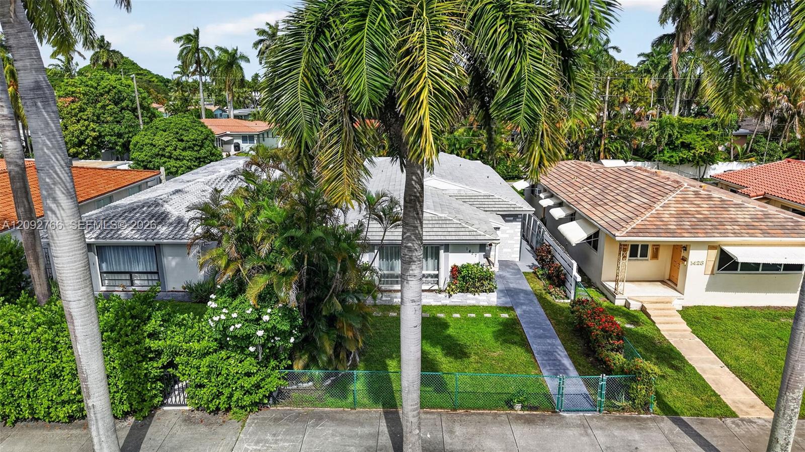 1427 Hollywood Boulevard Property Photo 1
