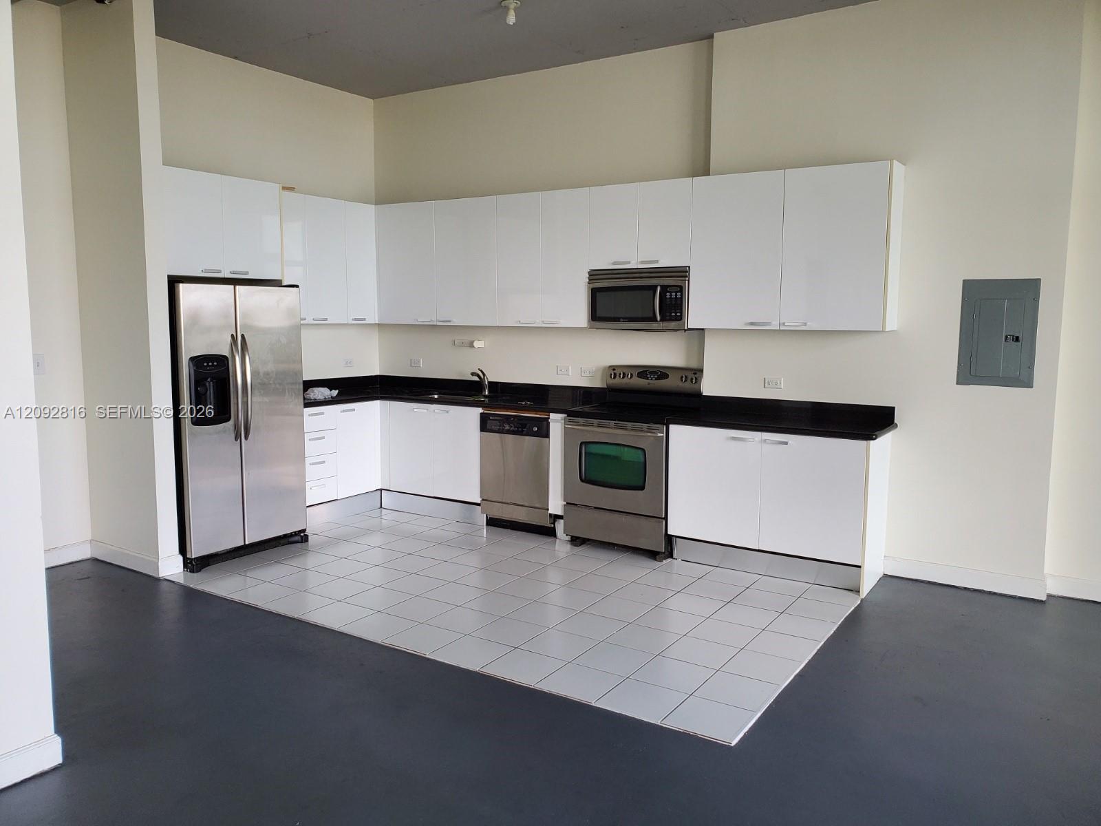 2100 Van Buren Street 411 Property Photo 1