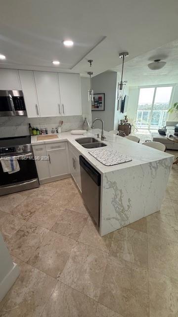 5880 Collins Avenue 1104 Property Photo 4