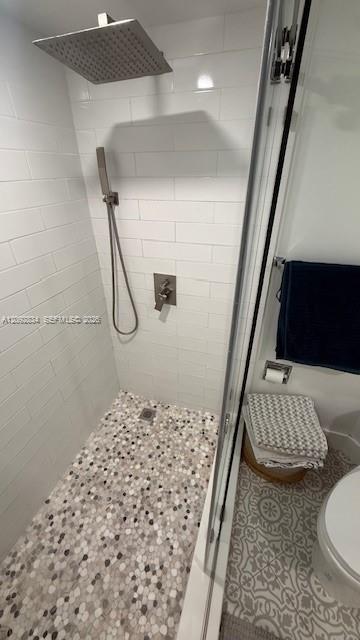 5880 Collins Avenue 1104 Property Photo 8