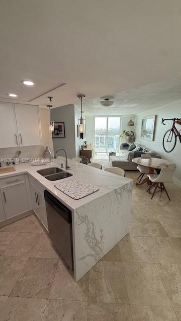 5880 Collins Avenue 1104 Property Photo 11