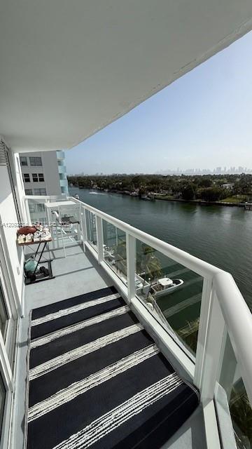 5880 Collins Avenue 1104 Property Photo 16