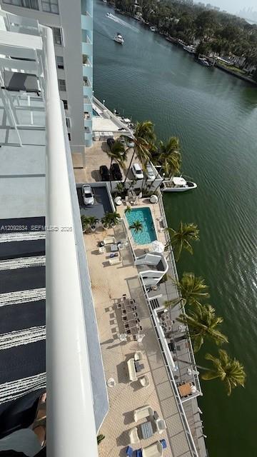 5880 Collins Avenue 1104 Property Photo 17