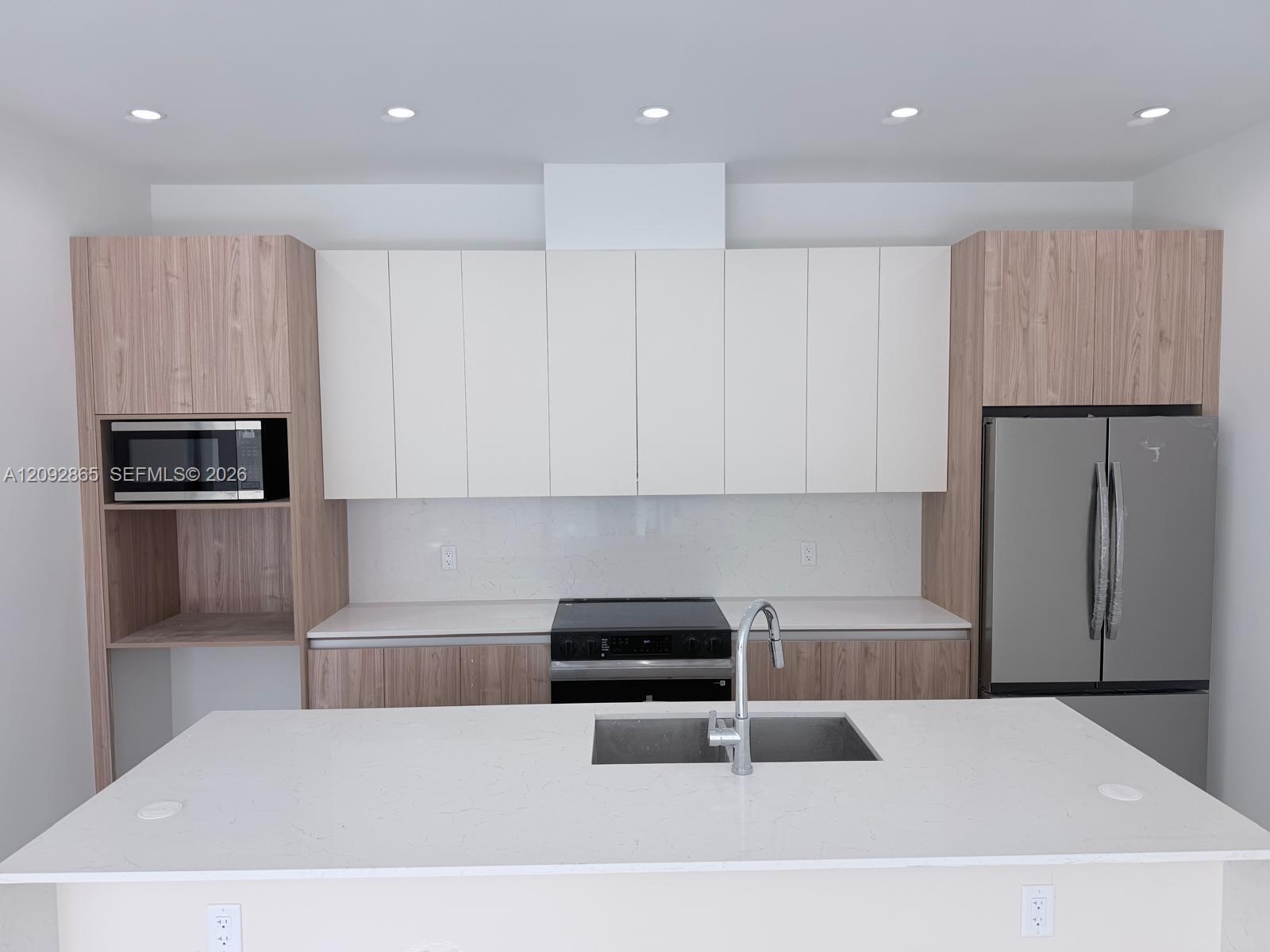 A12092865 Property Photo 3
