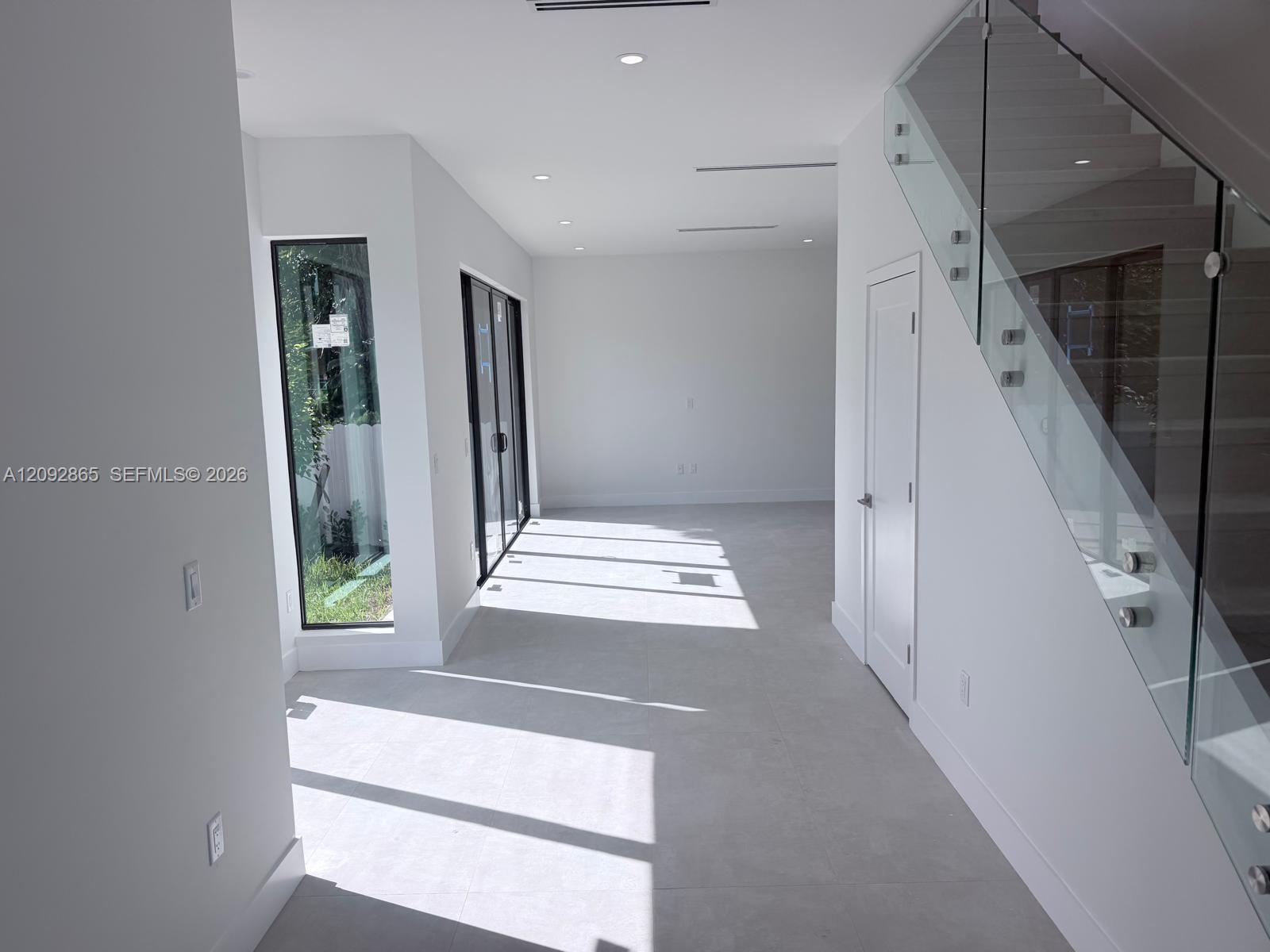A12092865 Property Photo 4