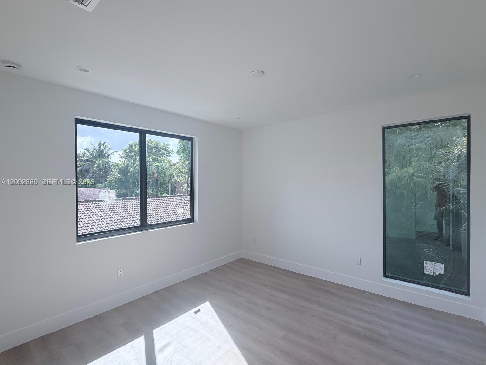 A12092865 Property Photo 8