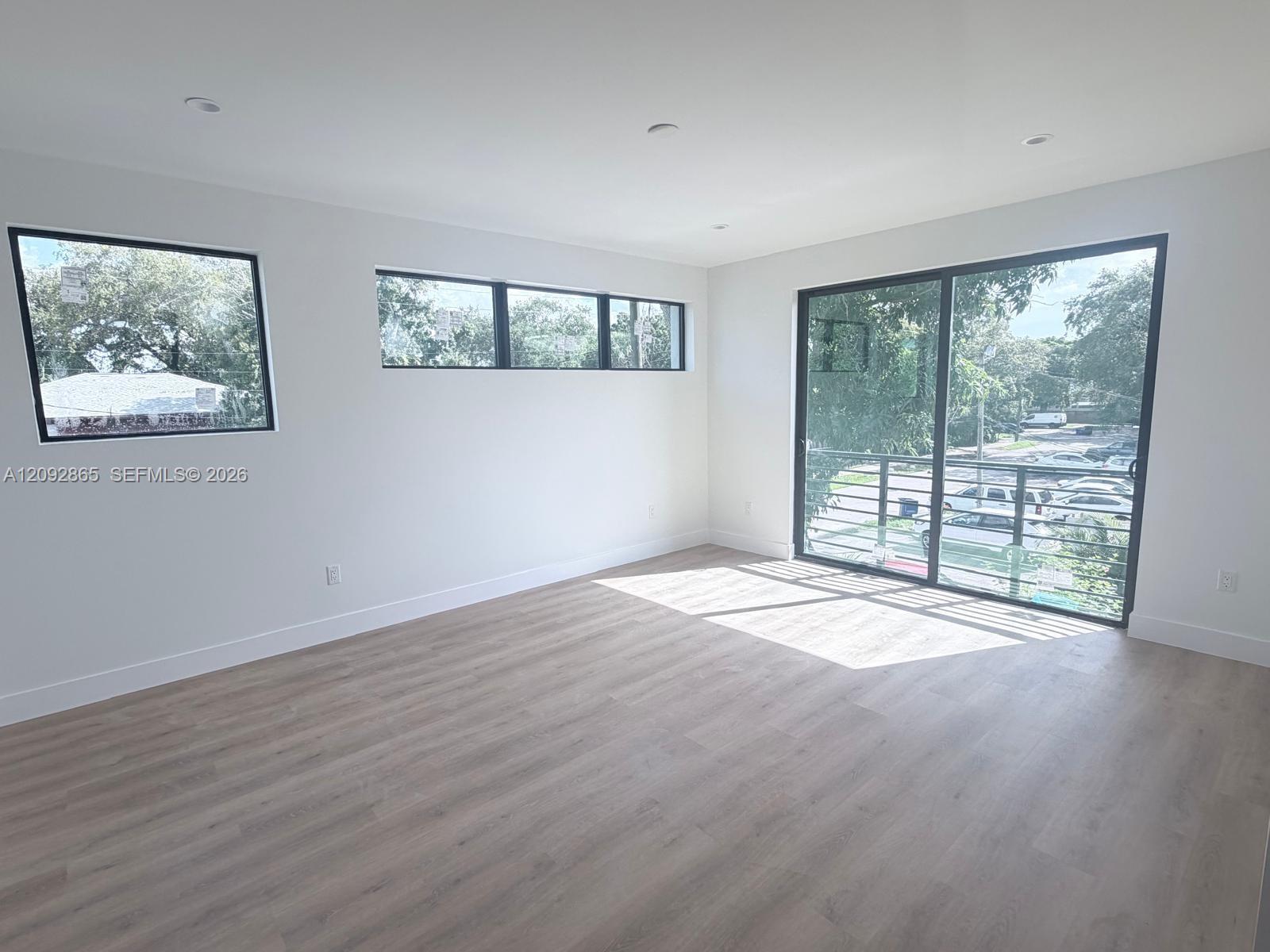 A12092865 Property Photo 15