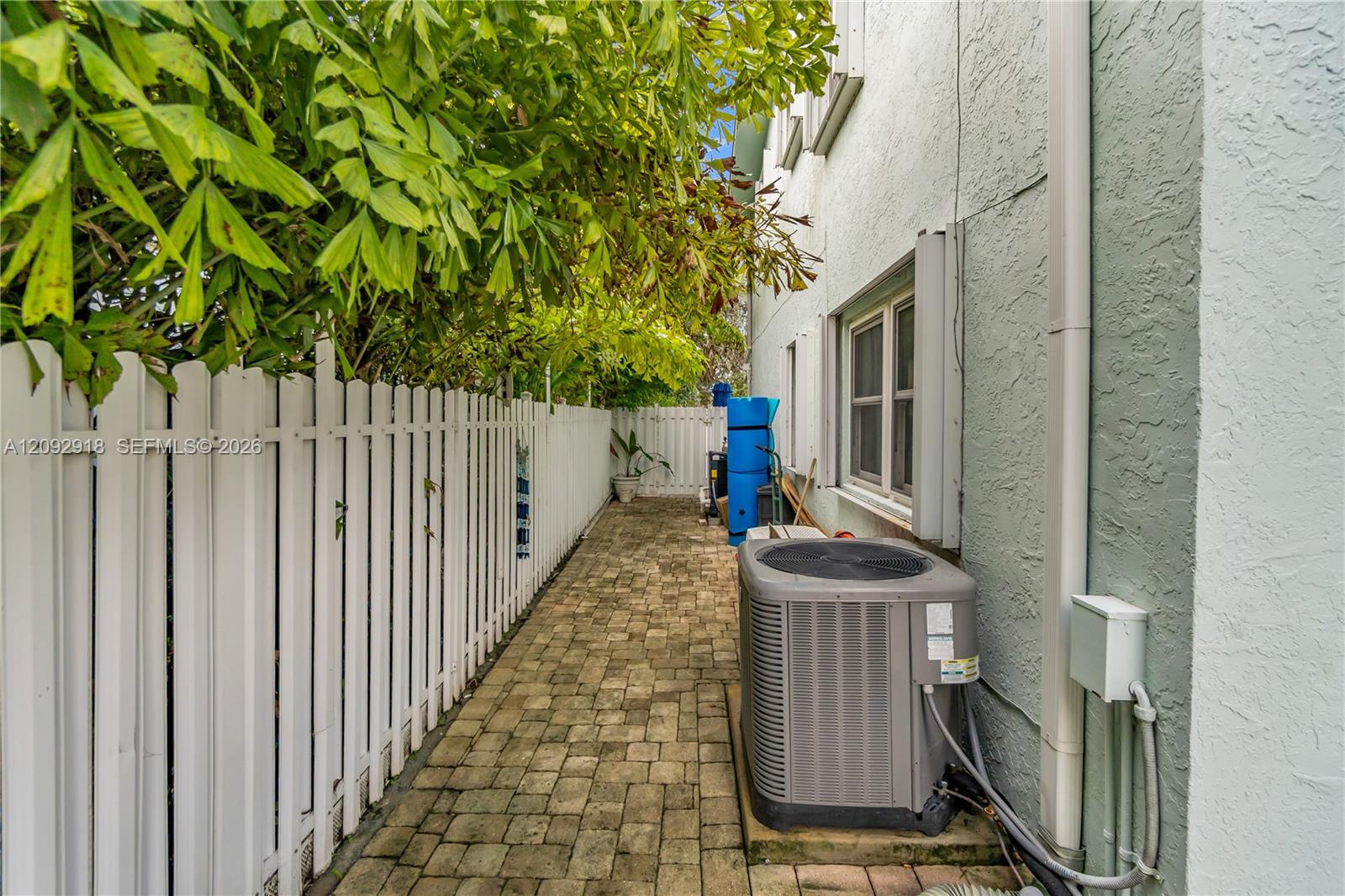 663 Ponce De Leon Drive 2 Property Photo 4