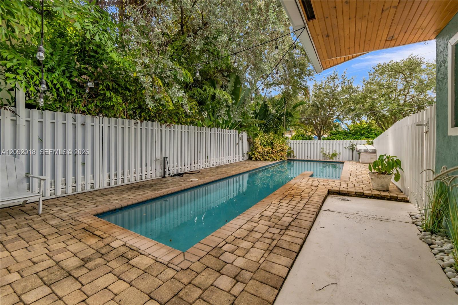 663 Ponce De Leon Drive 2 Property Photo 5