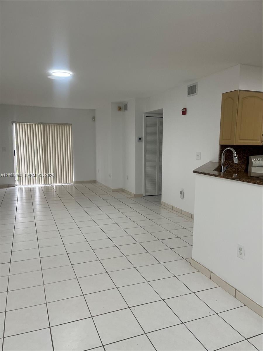 A12093054 Property Photo 3