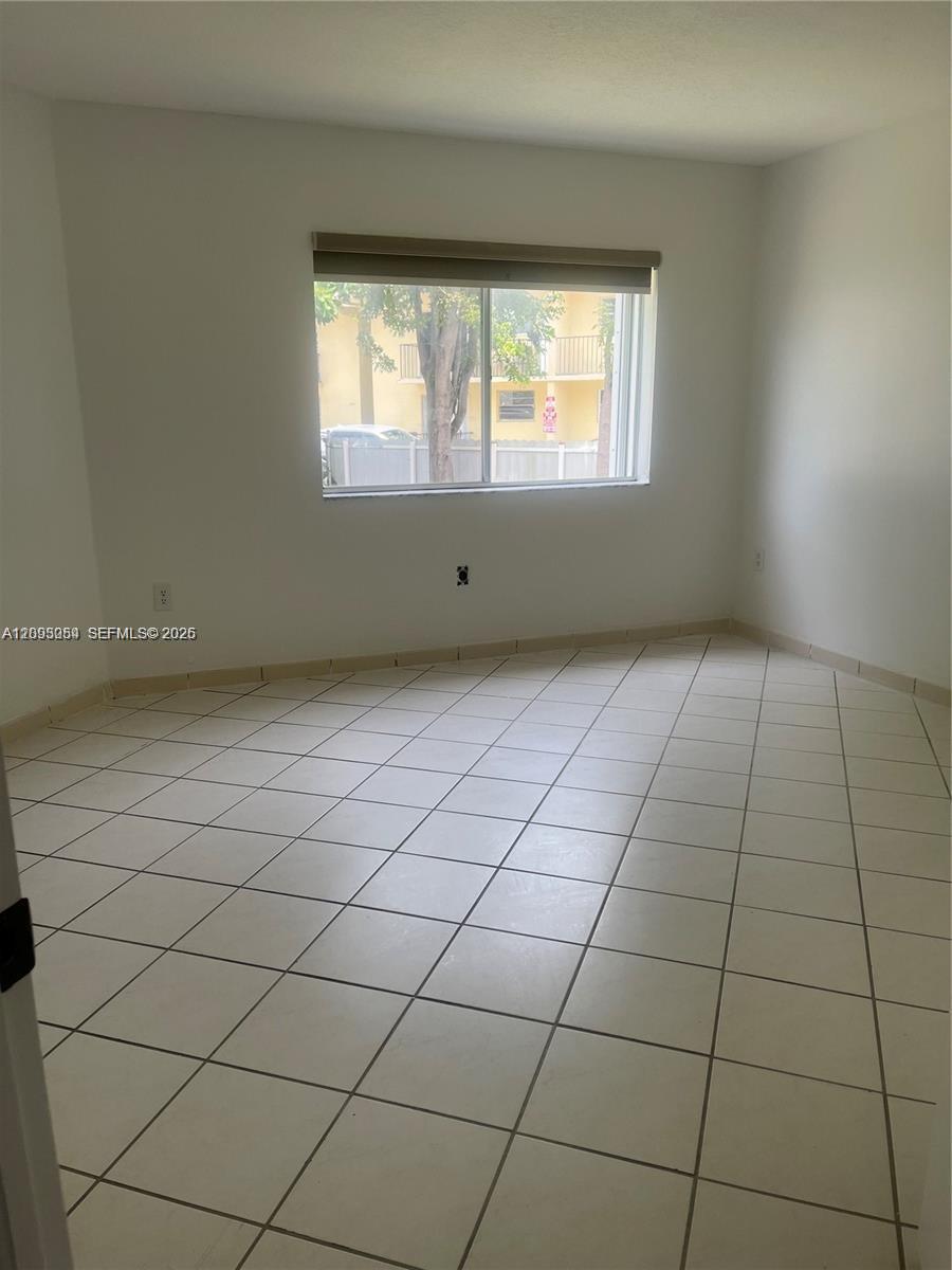 A12093054 Property Photo 4