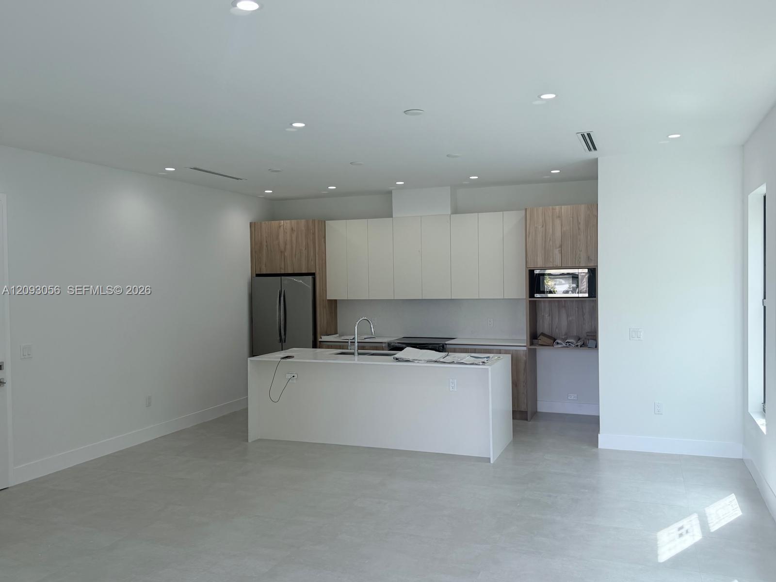 A12093056 Property Photo 3