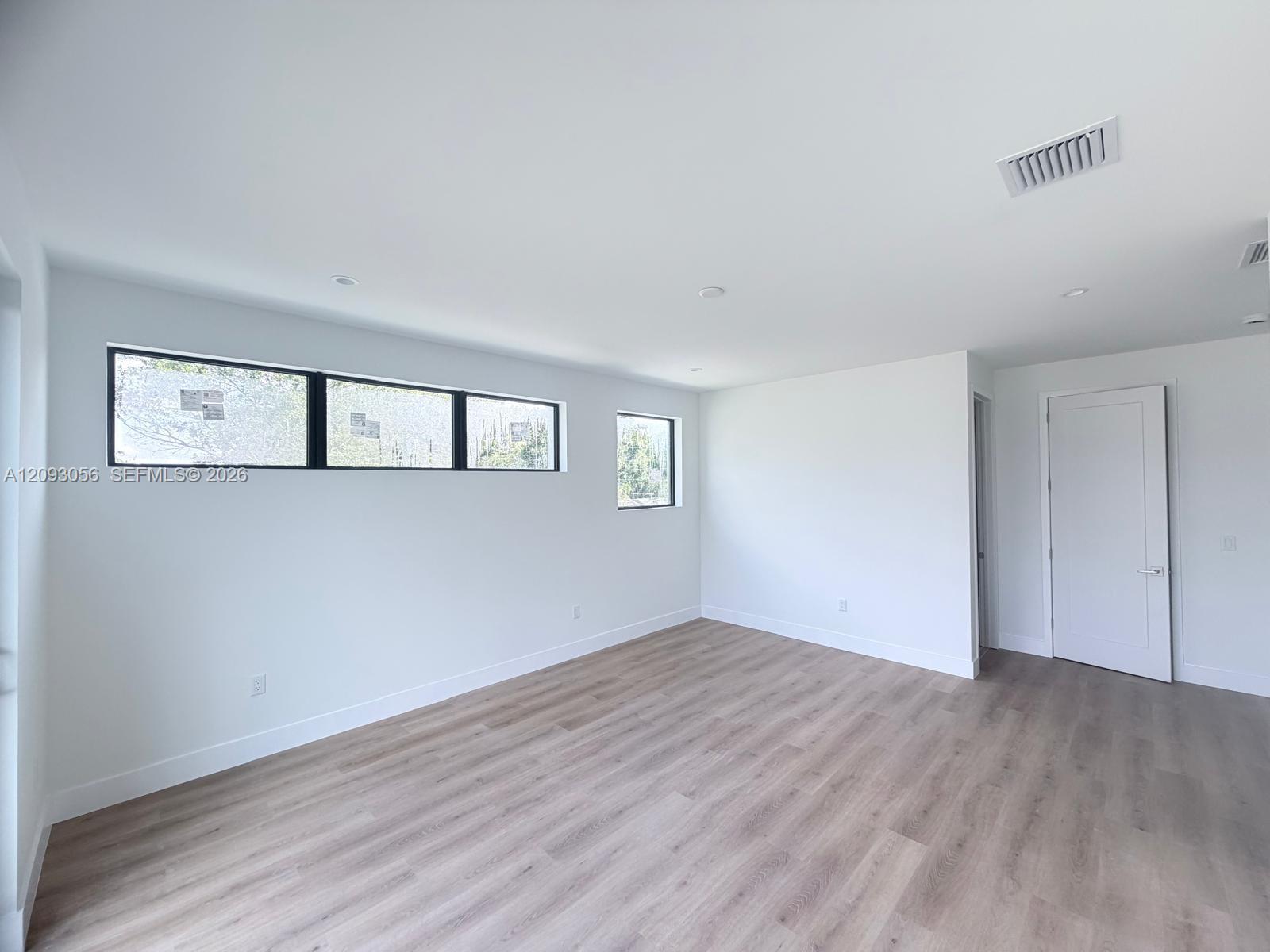 A12093056 Property Photo 14