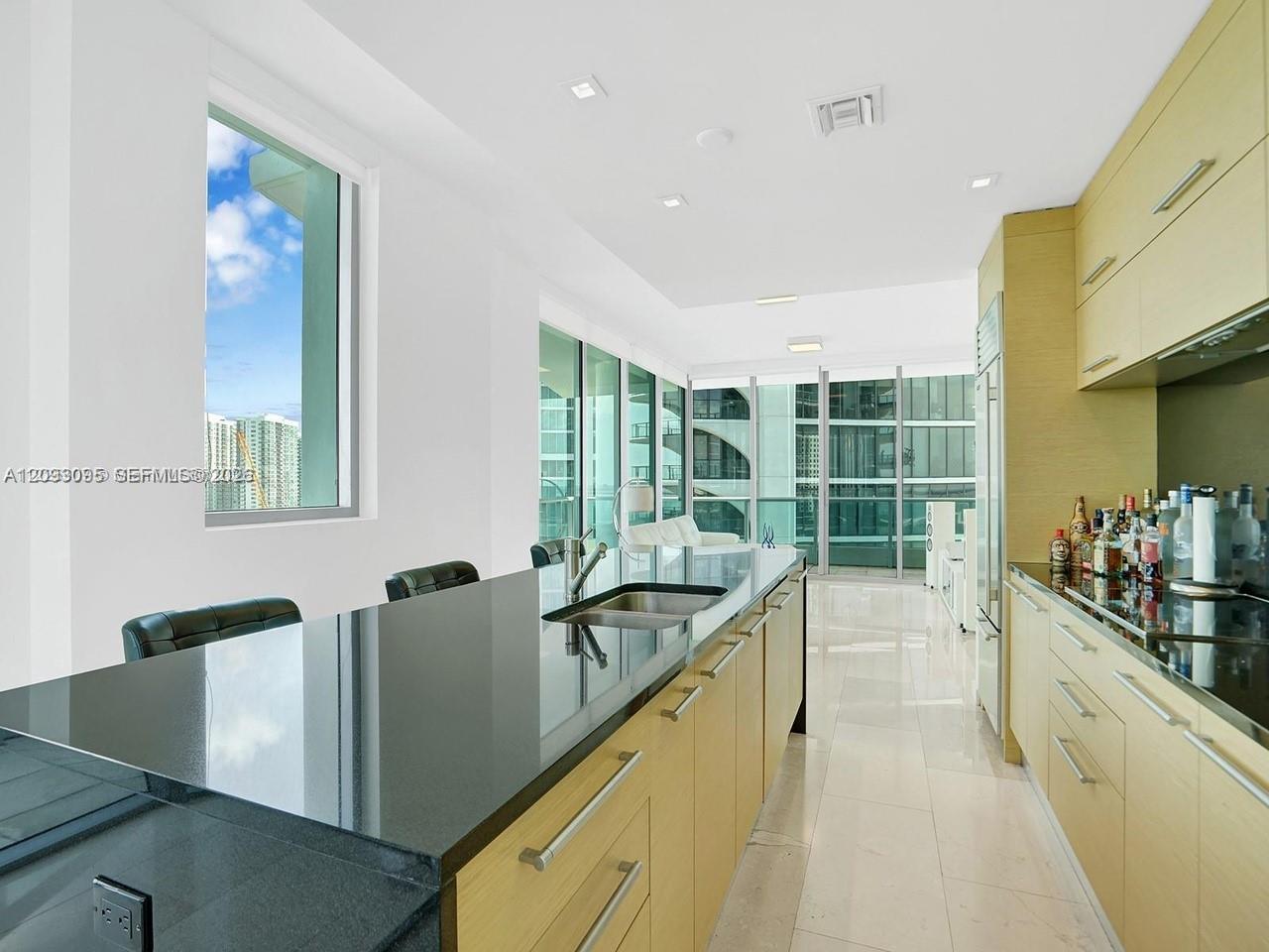 900 Biscayne Boulevard 2412 Property Photo 8