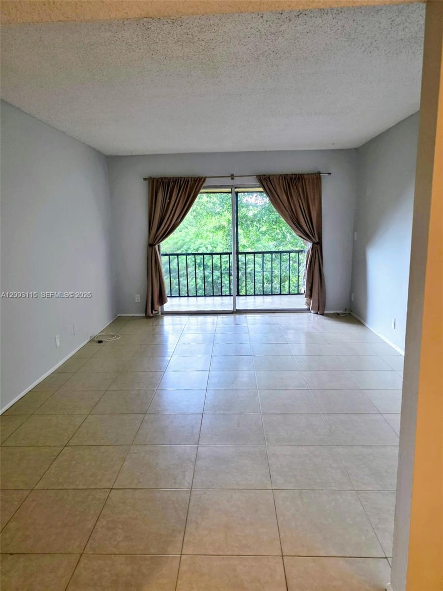 450 NW 20th Street 3140 Property Photo 1
