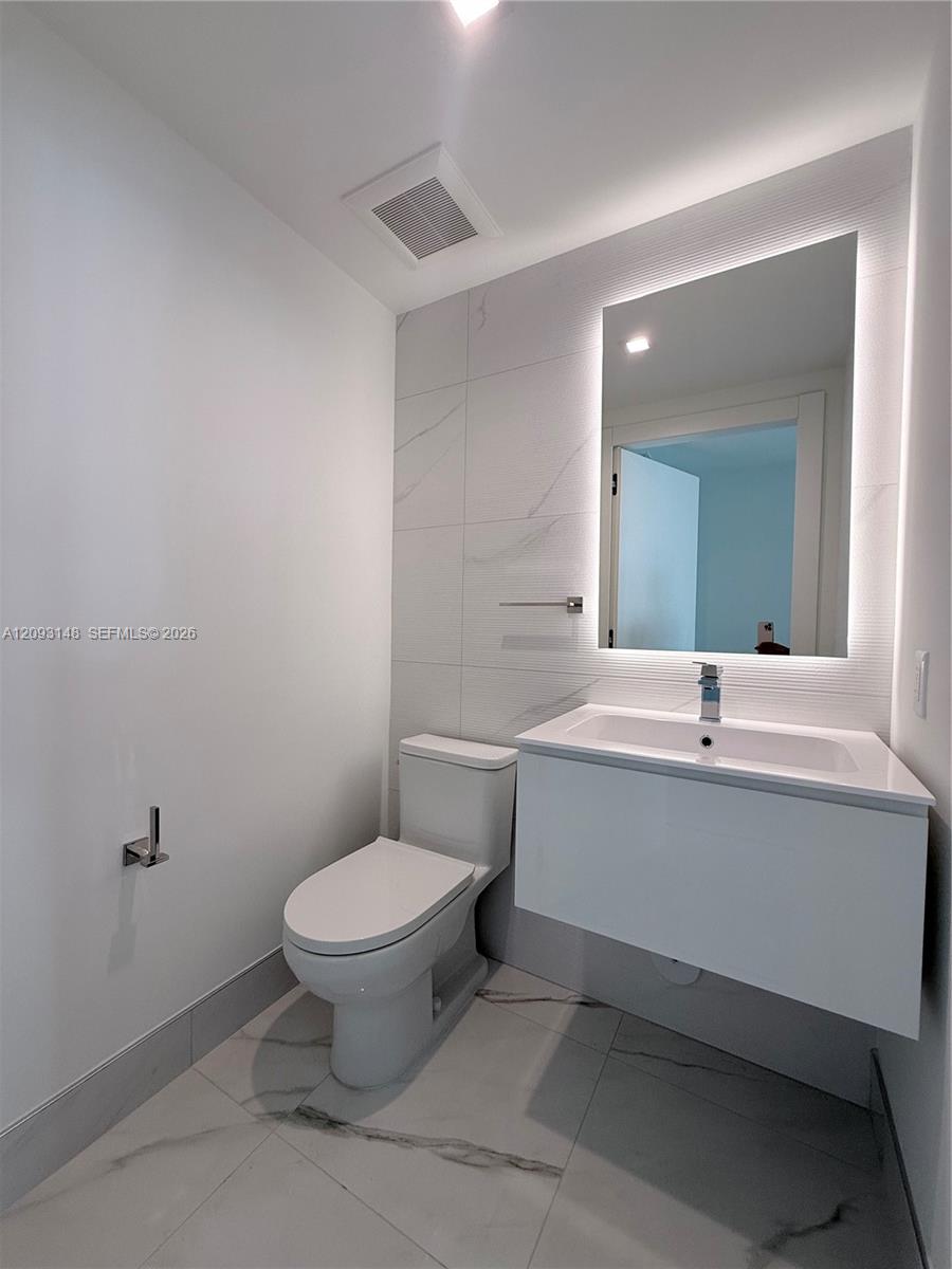 1170 E Hallandale Beach Boulevard 1901 Property Photo 22