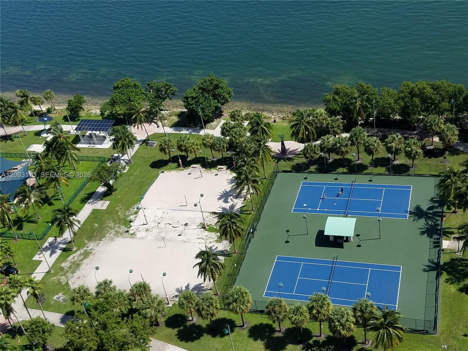 1750 N Bayshore Drive 2810 Property Photo 6