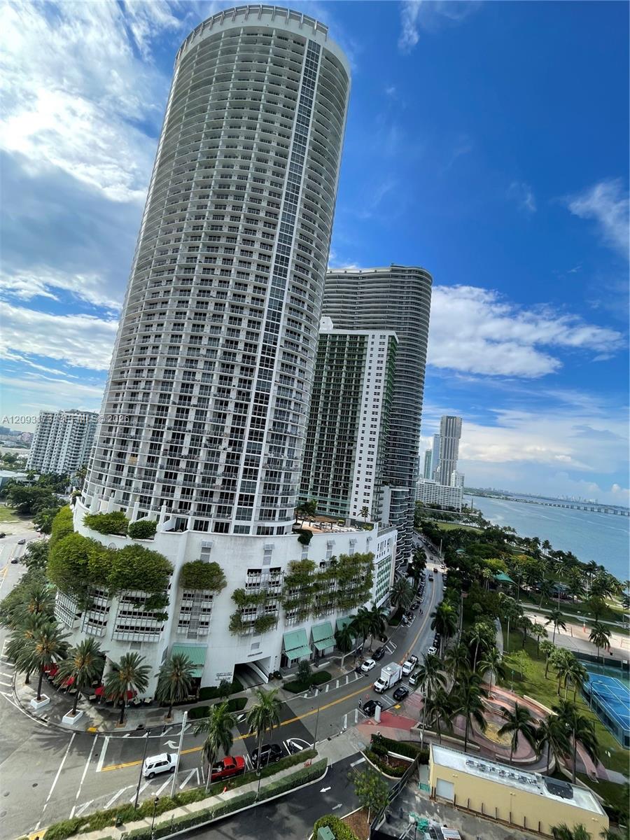 1750 N Bayshore Drive 2810 Property Photo 7