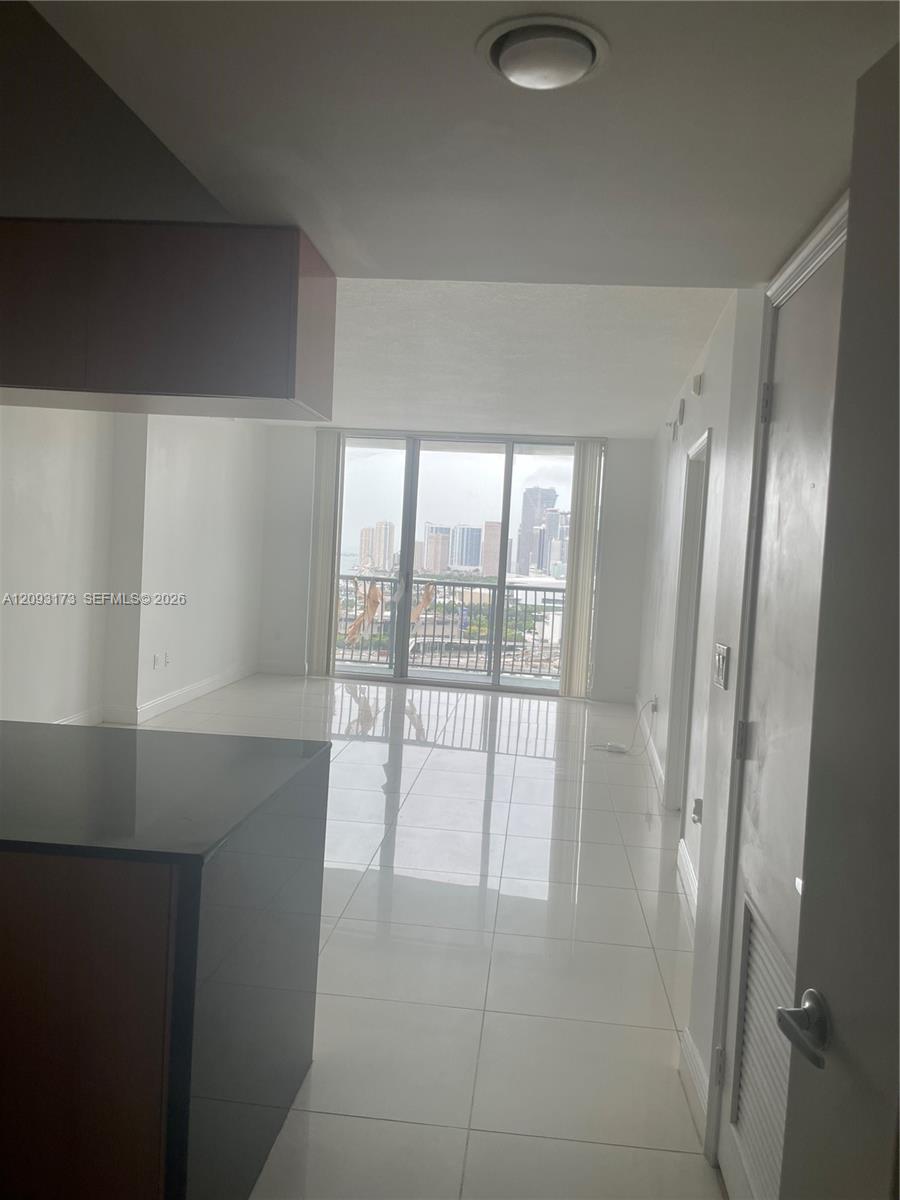 1750 N Bayshore Drive 2810 Property Photo 13