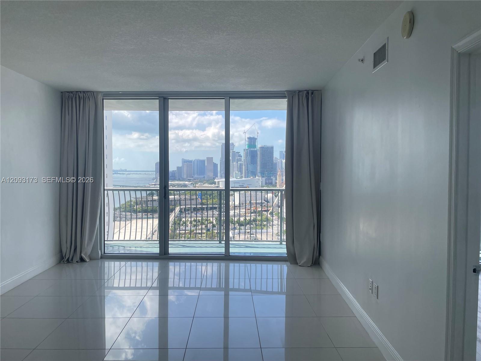 1750 N Bayshore Drive 2810 Property Photo 14