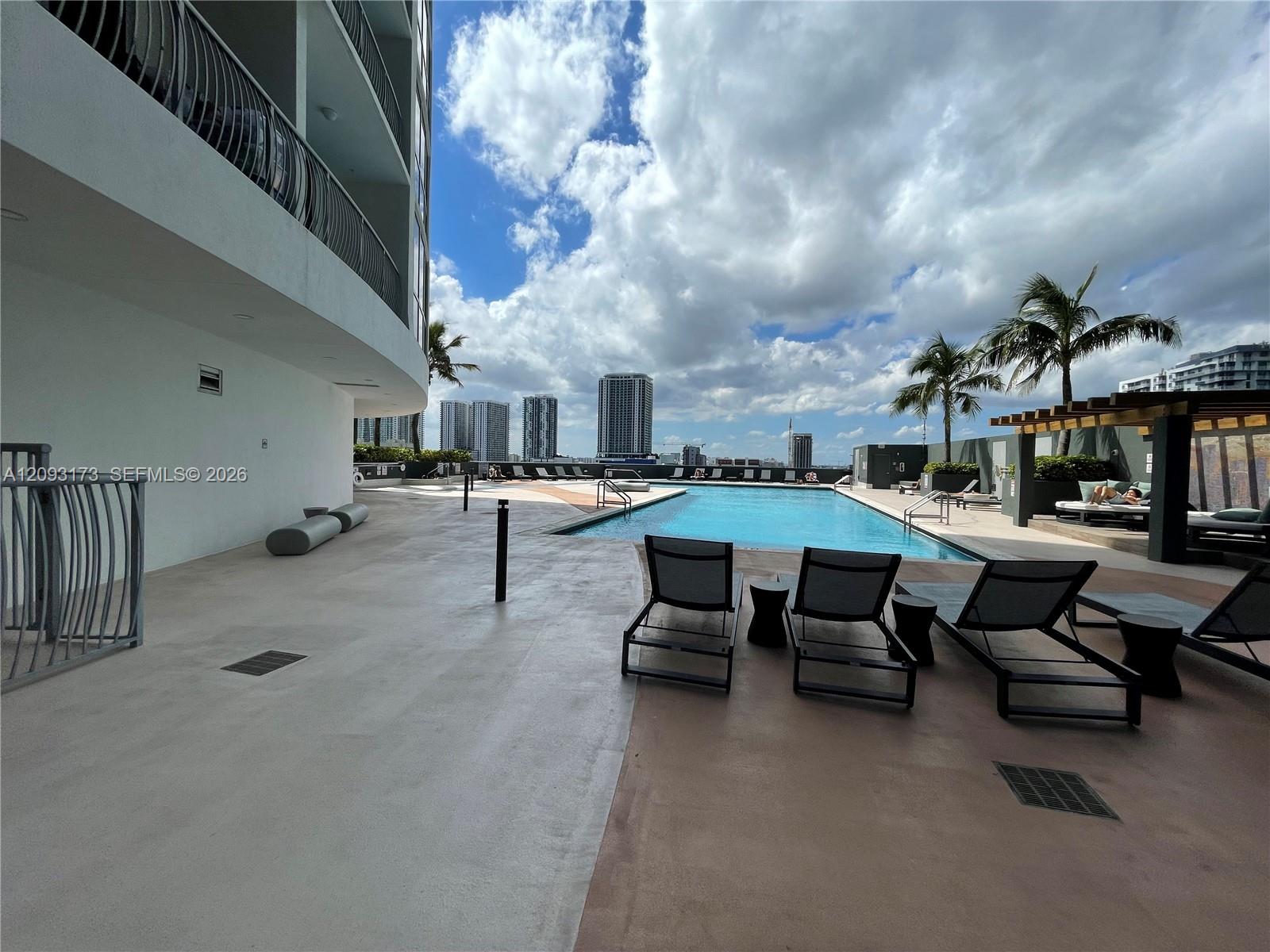 1750 N Bayshore Drive 2810 Property Photo 34