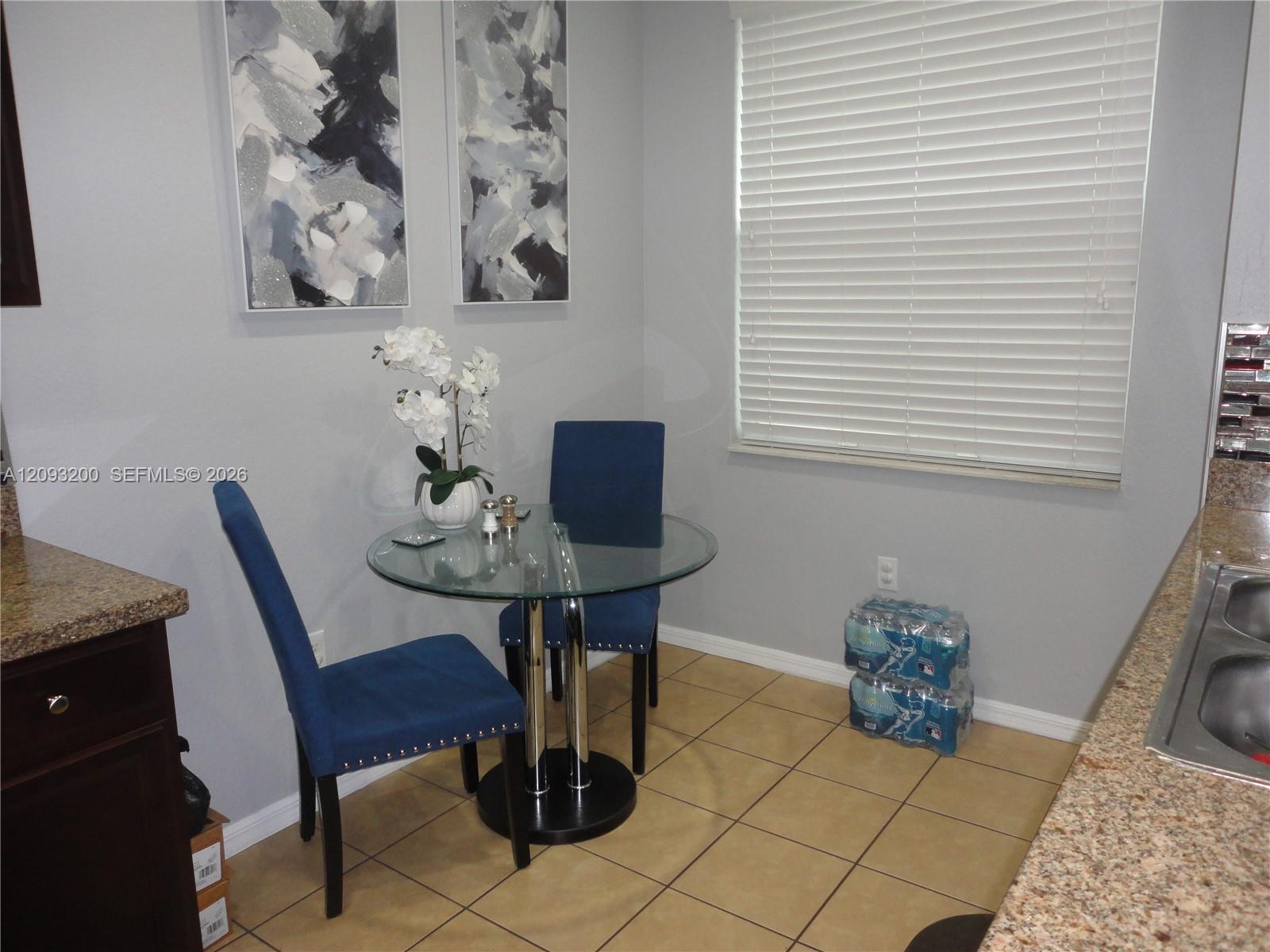 A12093200 Property Photo 4