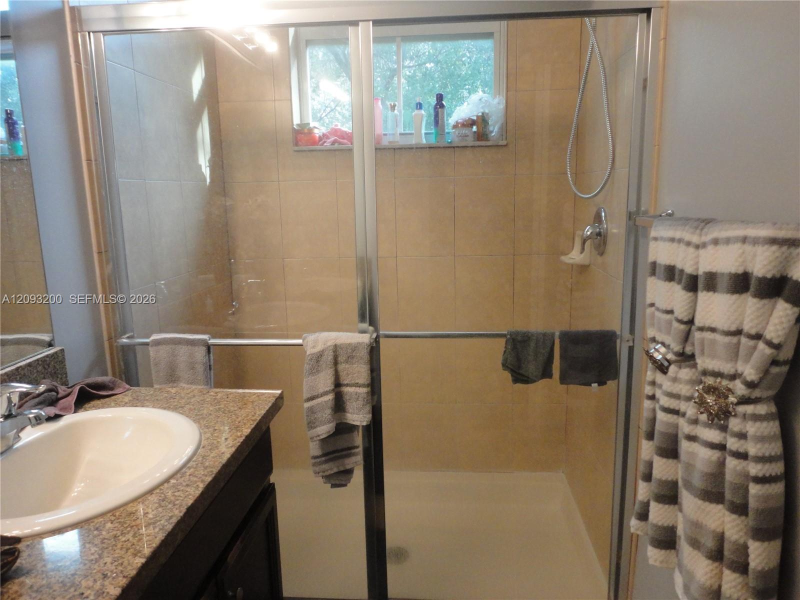 A12093200 Property Photo 6