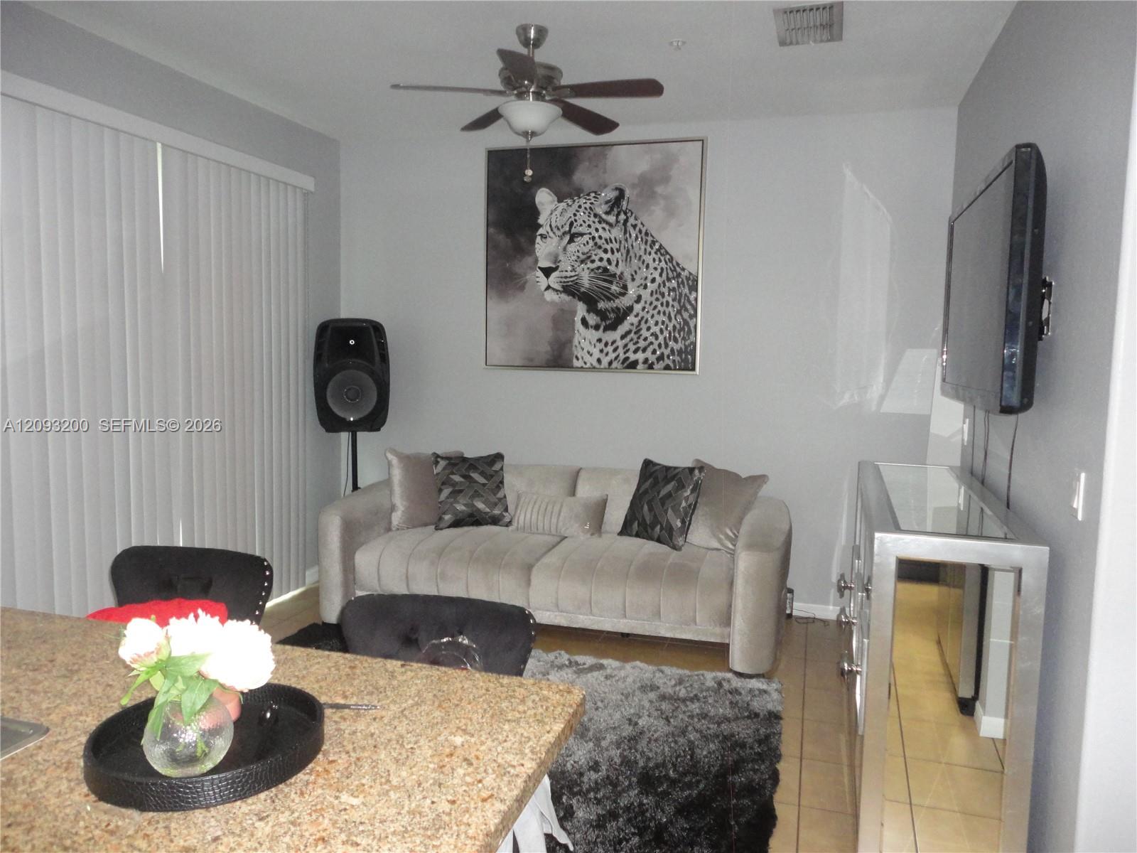 A12093200 Property Photo 9