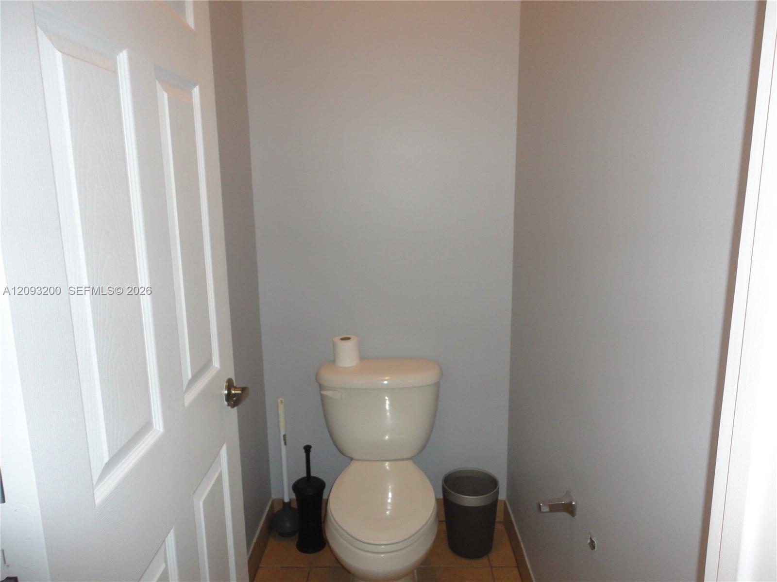 A12093200 Property Photo 12