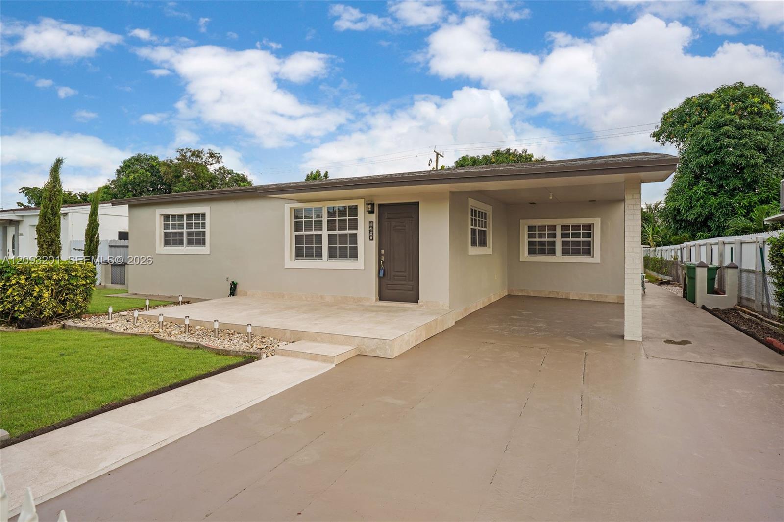 1250 W 34th Street Property Photo 2