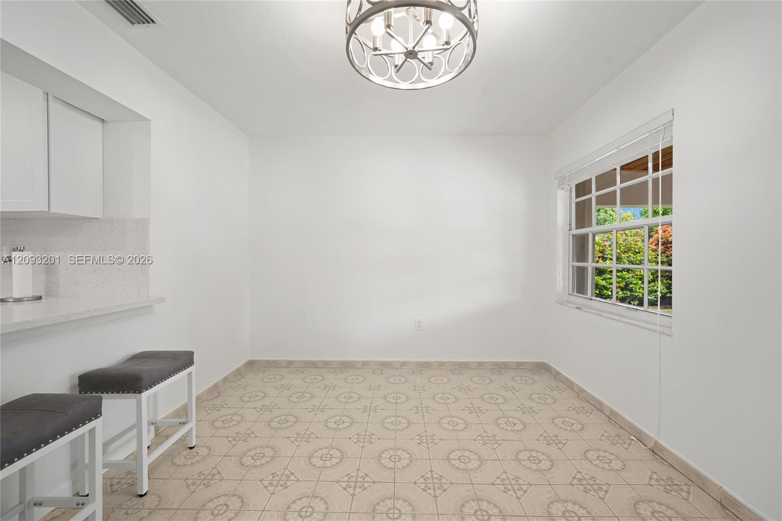 1250 W 34th Street Property Photo 7