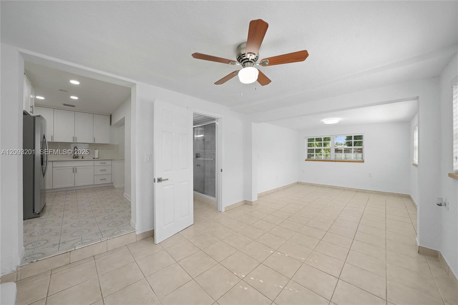 1250 W 34th Street Property Photo 9