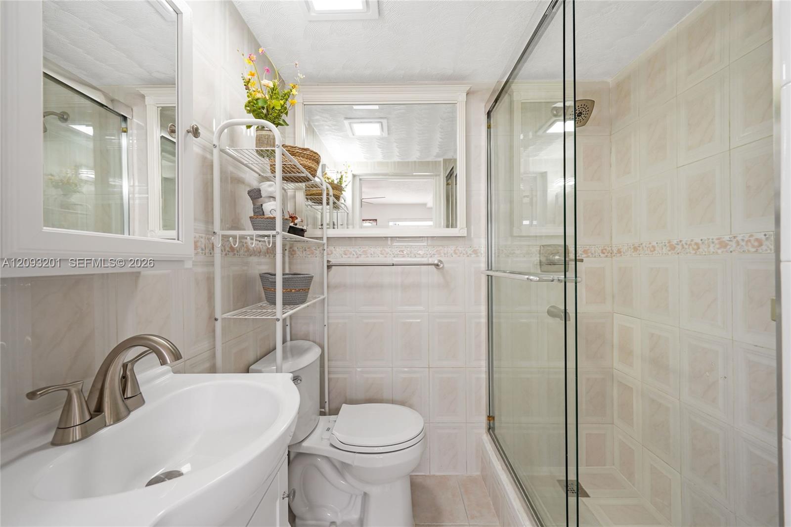 1250 W 34th Street Property Photo 12