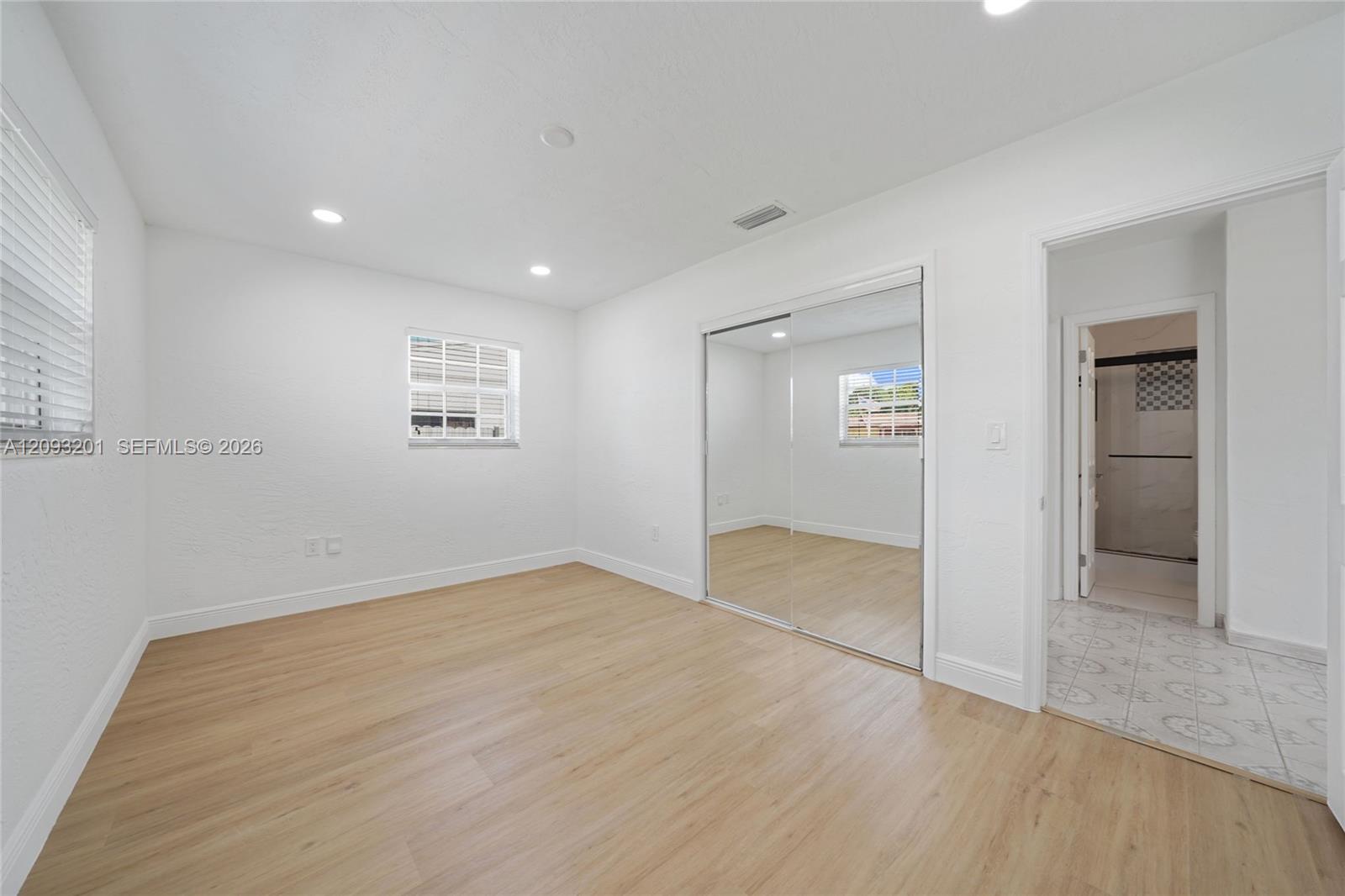 1250 W 34th Street Property Photo 13