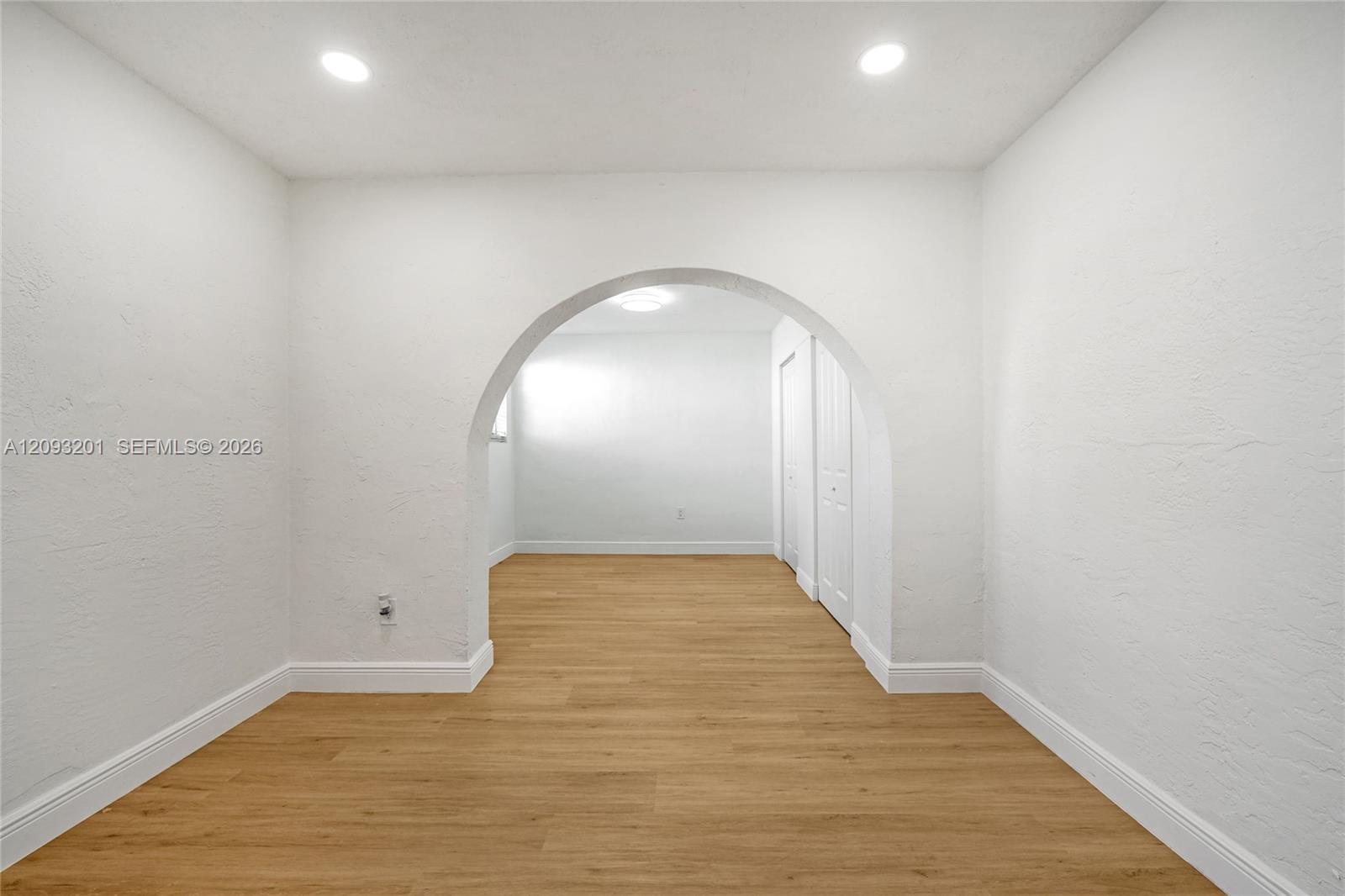 1250 W 34th Street Property Photo 15