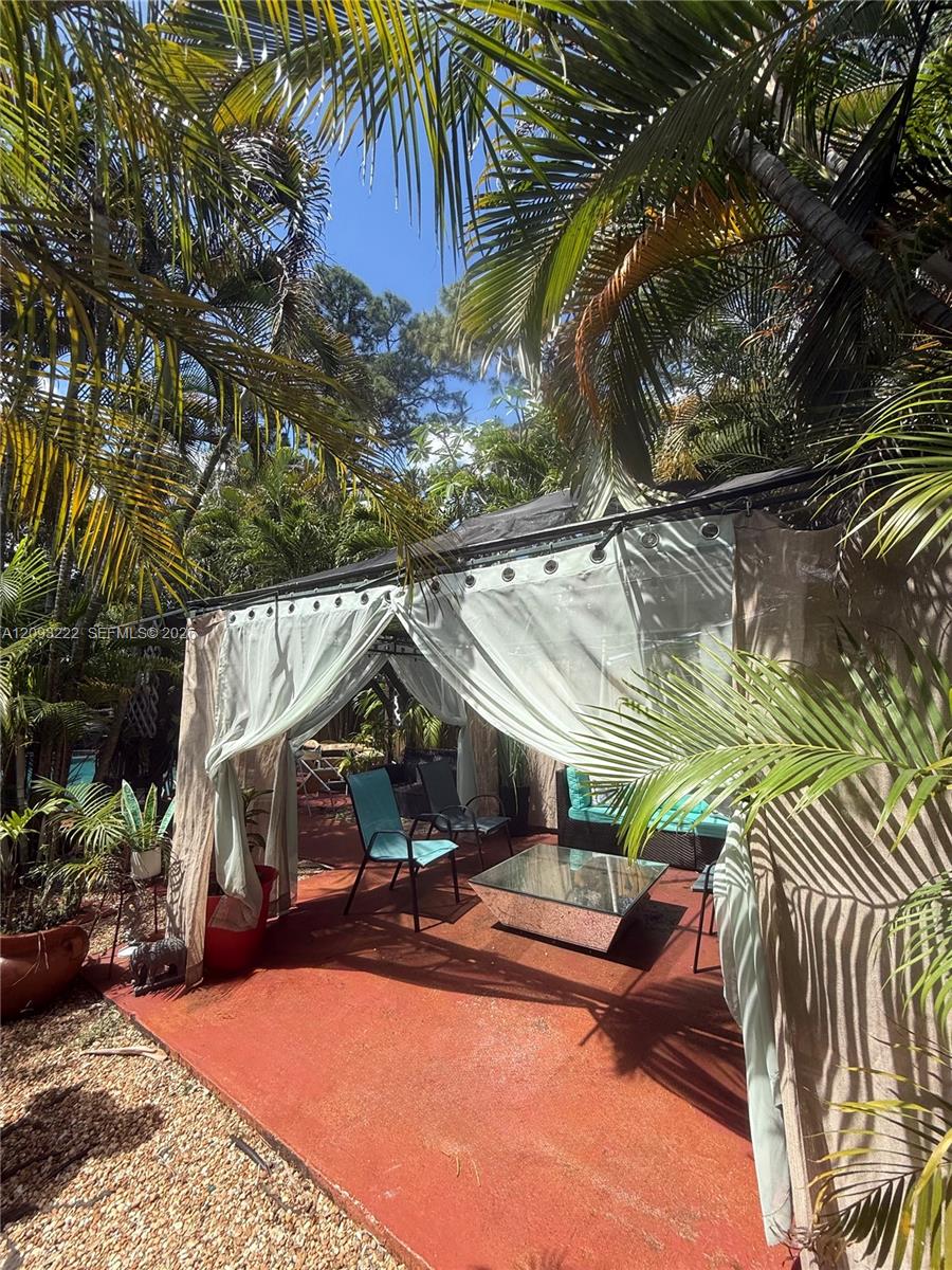 713 Sw 13th Avenue 3 Property Photo 3