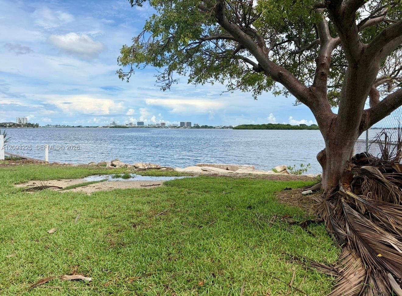10875 N Bayshore Drive Property Photo 1