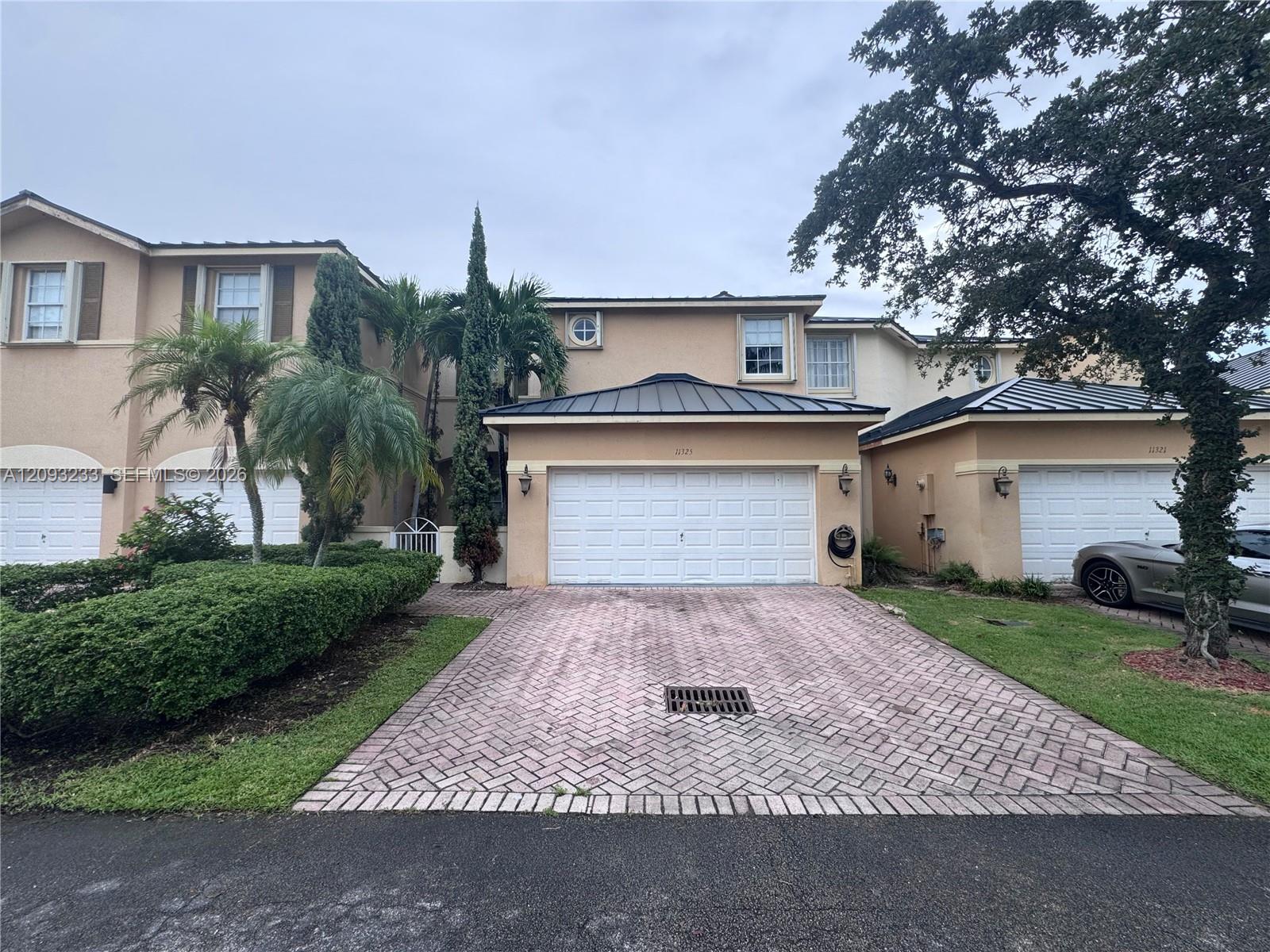 A12093233 Property Photo 3