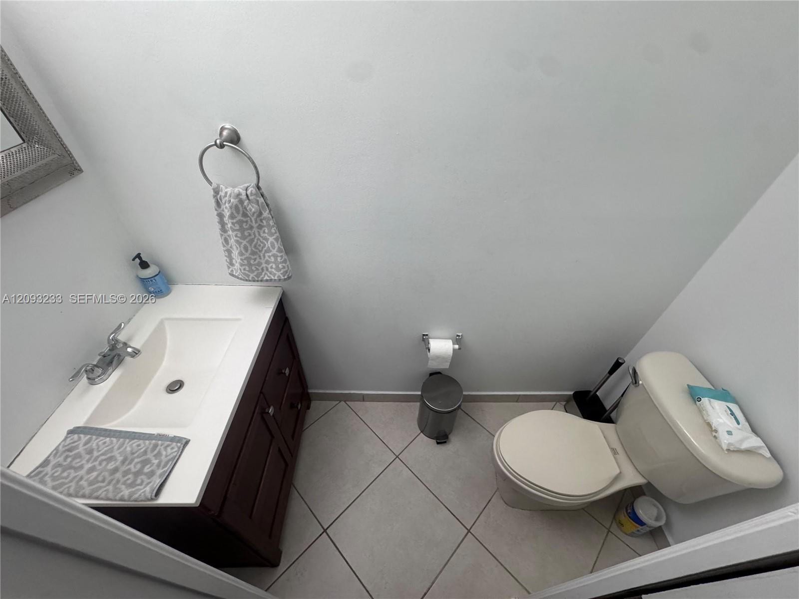 A12093233 Property Photo 25