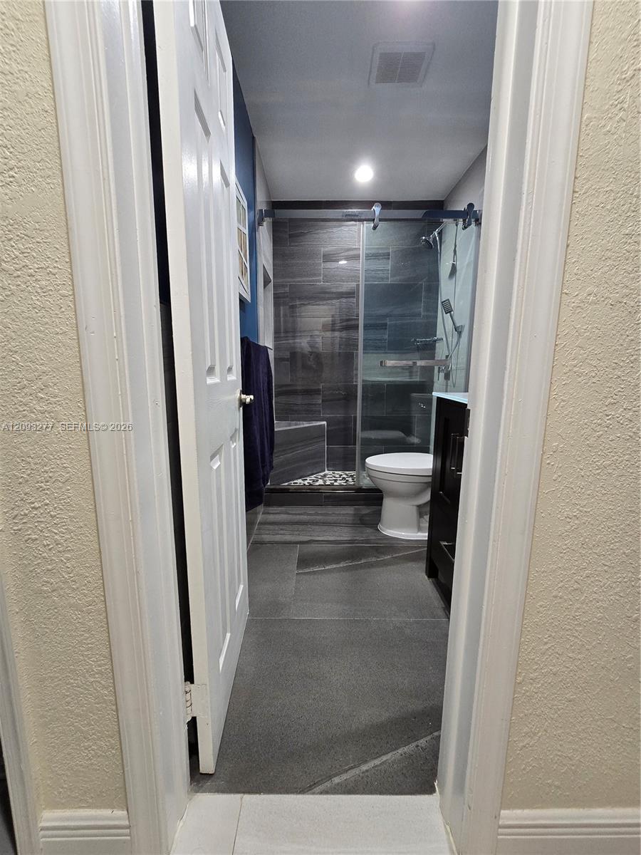 A12093277 Property Photo 25