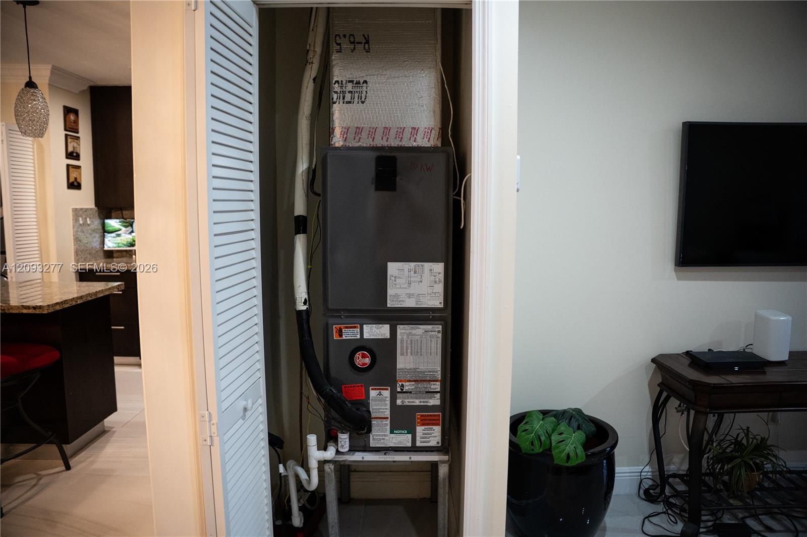 A12093277 Property Photo 37