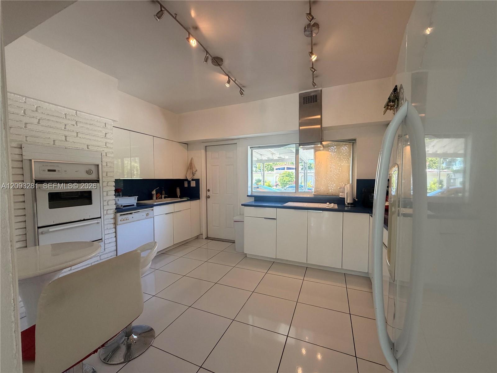A12093281 Property Photo 17